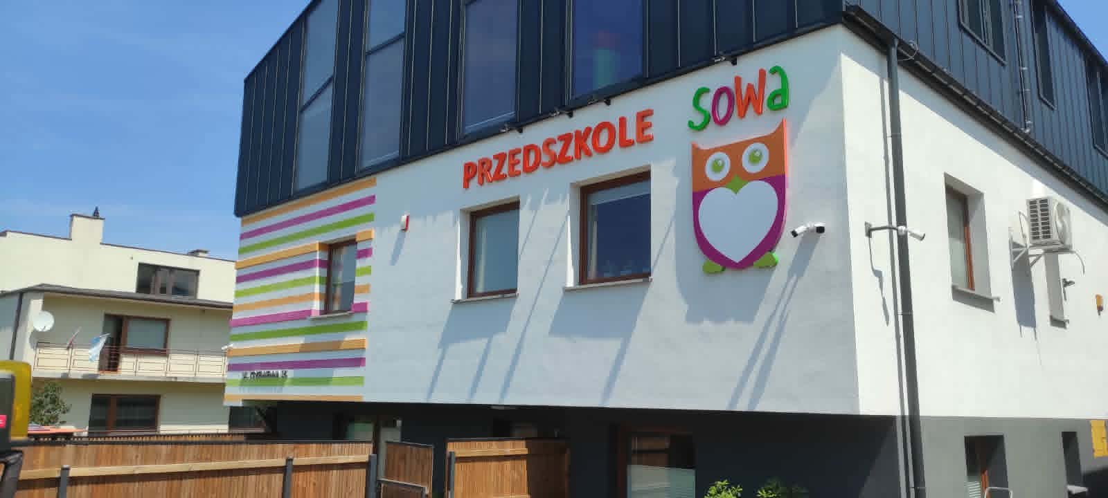 Mycie elewacji - Przedszkole SOWA – zdjęcie 1
